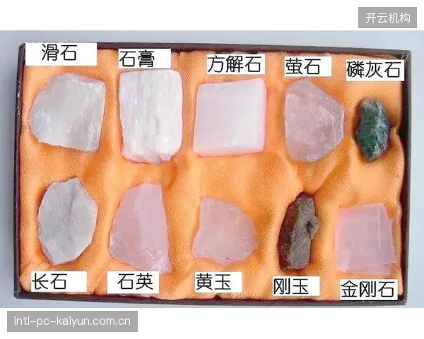 抗压能力不足，深圳新鹏城中场拦截硬度缺失导致后防频繁告急。